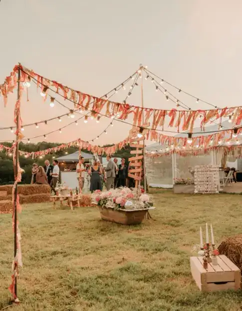 Bruiloft setting in festival sferen